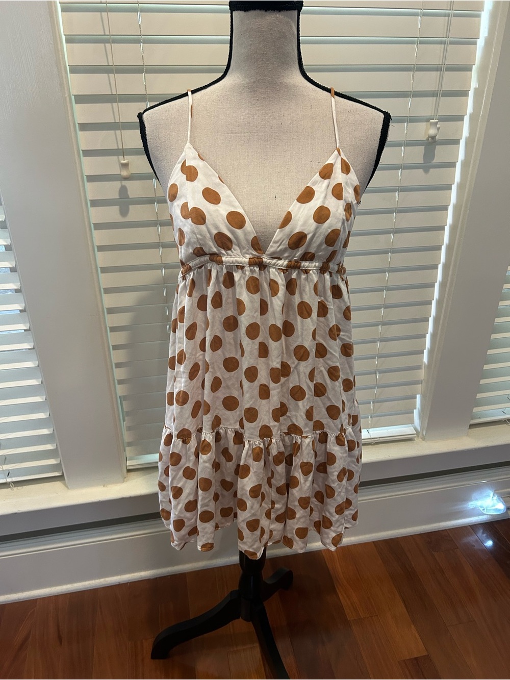 Cupshe White Spaghetti Straps Mini Dress with Gold/Brown Polka Dots size M - Picture 3 of 9